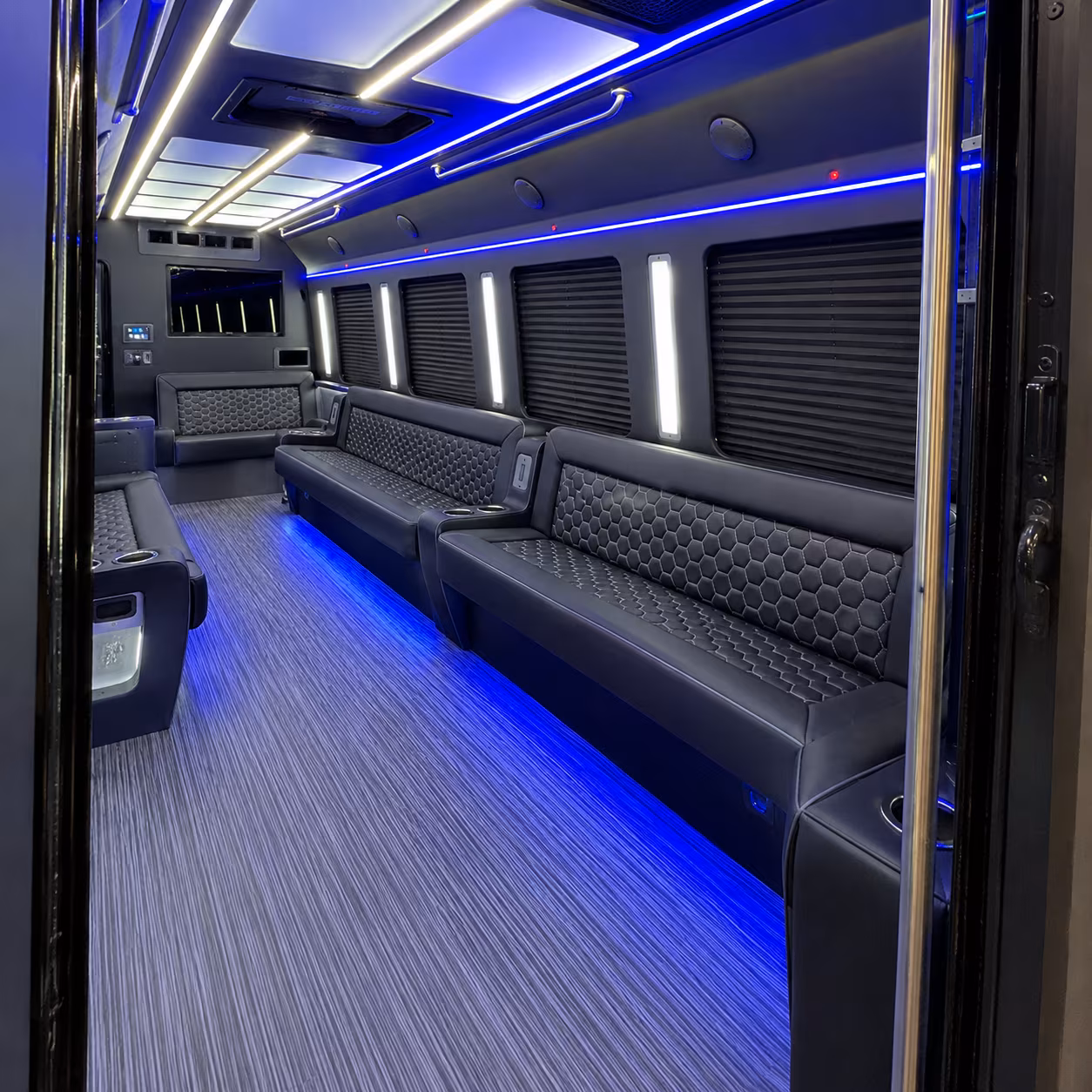 Rent a Bus to Dallas Fort Worth International Airport
