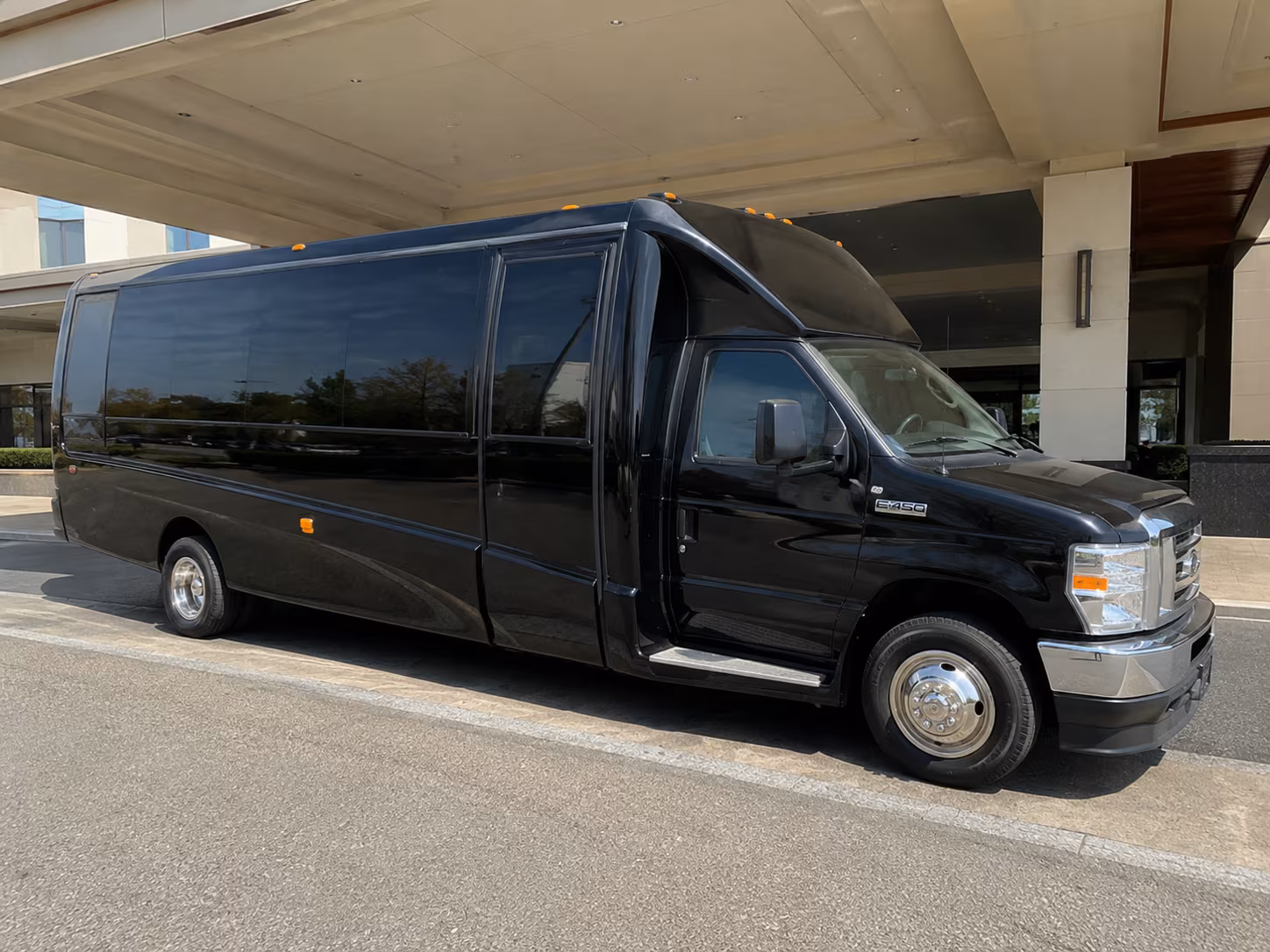 Arlington Winery Tour & Pub Crawl Transportation