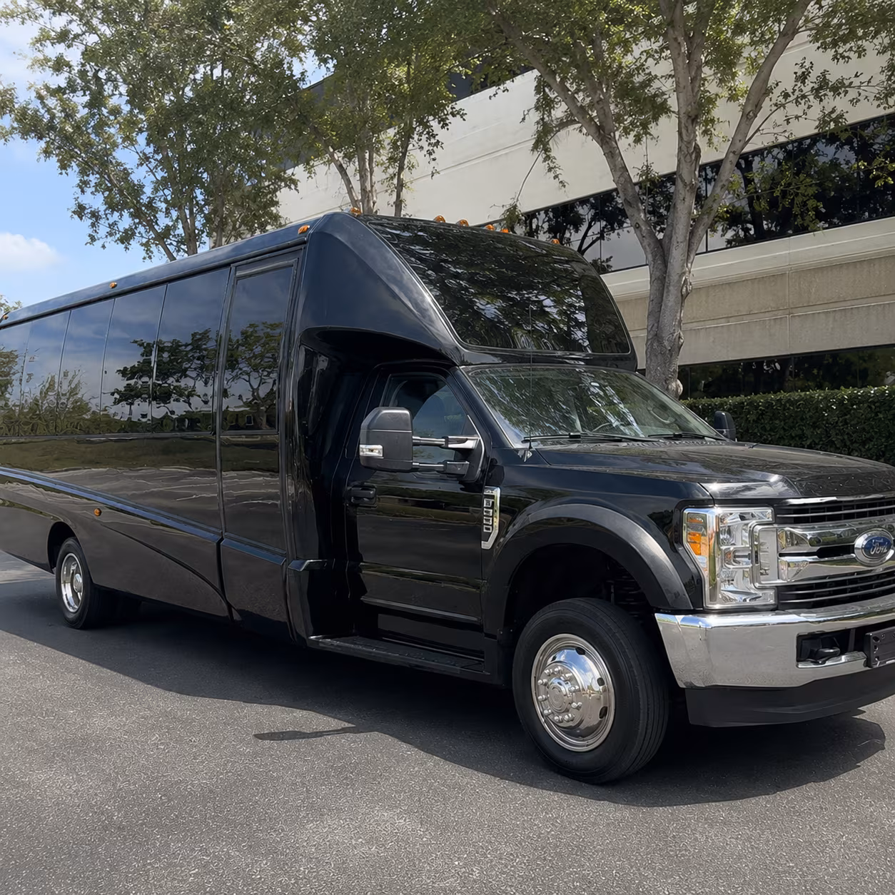 Richardson Winery Tour & Pub Crawl Transportation